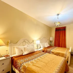 Family Room (114 McWhorter Street, Newark, NJ)